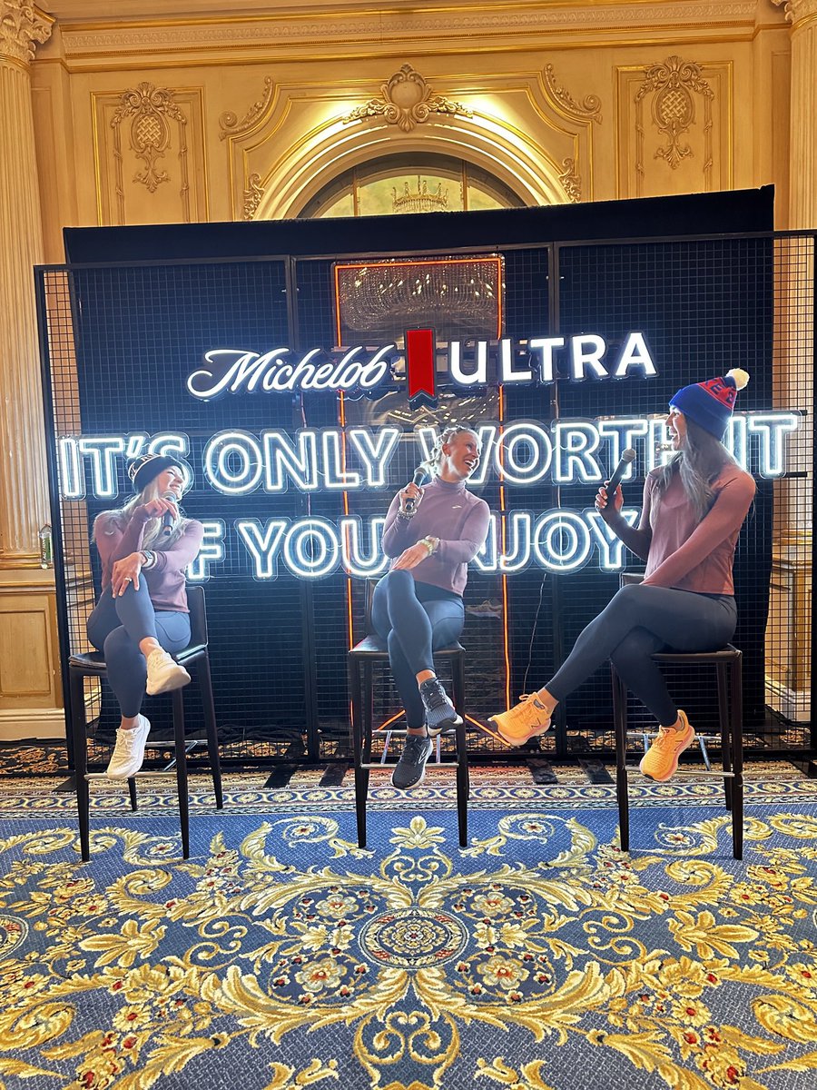 mparis10's tweet photo. It maybe Monday but day dreaming of my #TeamULTRA fam 🤩 
#ULTRAMarathonGiveaway #Contest https://t.co/32wcjKjgFe
