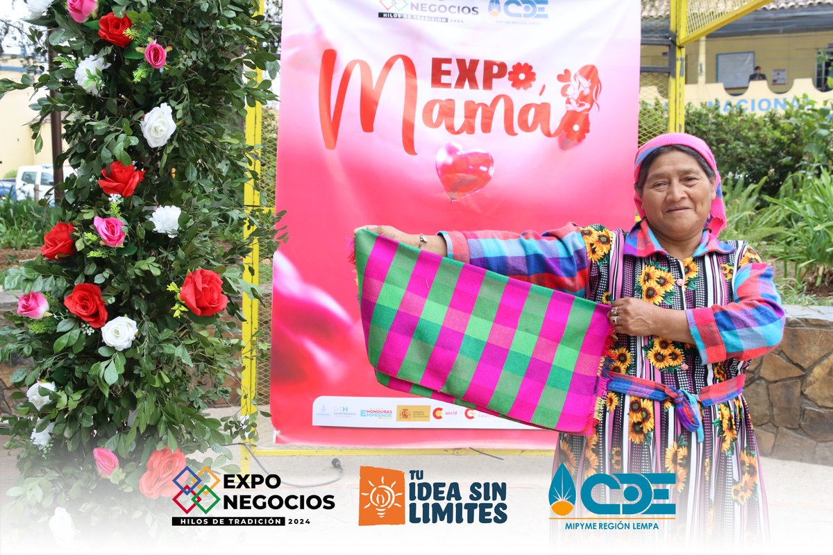cdemipymerl's tweet photo. ¡Celebramos la grandeza de todas las madres que hicieron brillar la Expo Mamá!📷
Gracias a cada uno de ustedes por hacer de este evento un éxito inolvidable. Con el apoyo de la Municipalidad de La Esperanza, Intibucá , @orolencahn   y La Banda, compartimos momentos increíbles.📷 https://t.co/UA0a4UT6zh