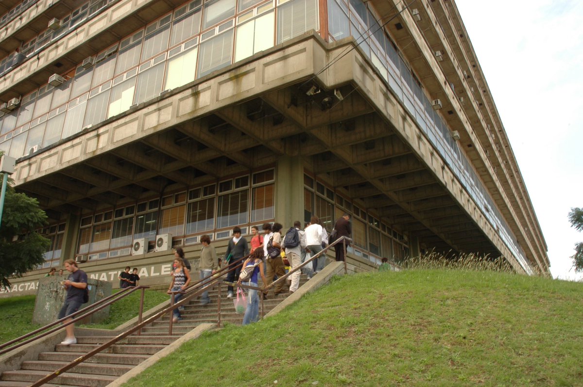 🗣️El Consejo Directivo rechaza la cesión de facultades al Poder Ejecutivo Nacional, en particular los artículos 3° y 5°, que de ser aprobados permiten la disolución de organismos de ciencia y tecnología. 📝Compartimos la resolución: exactas.uba.ar/wp-content/upl…