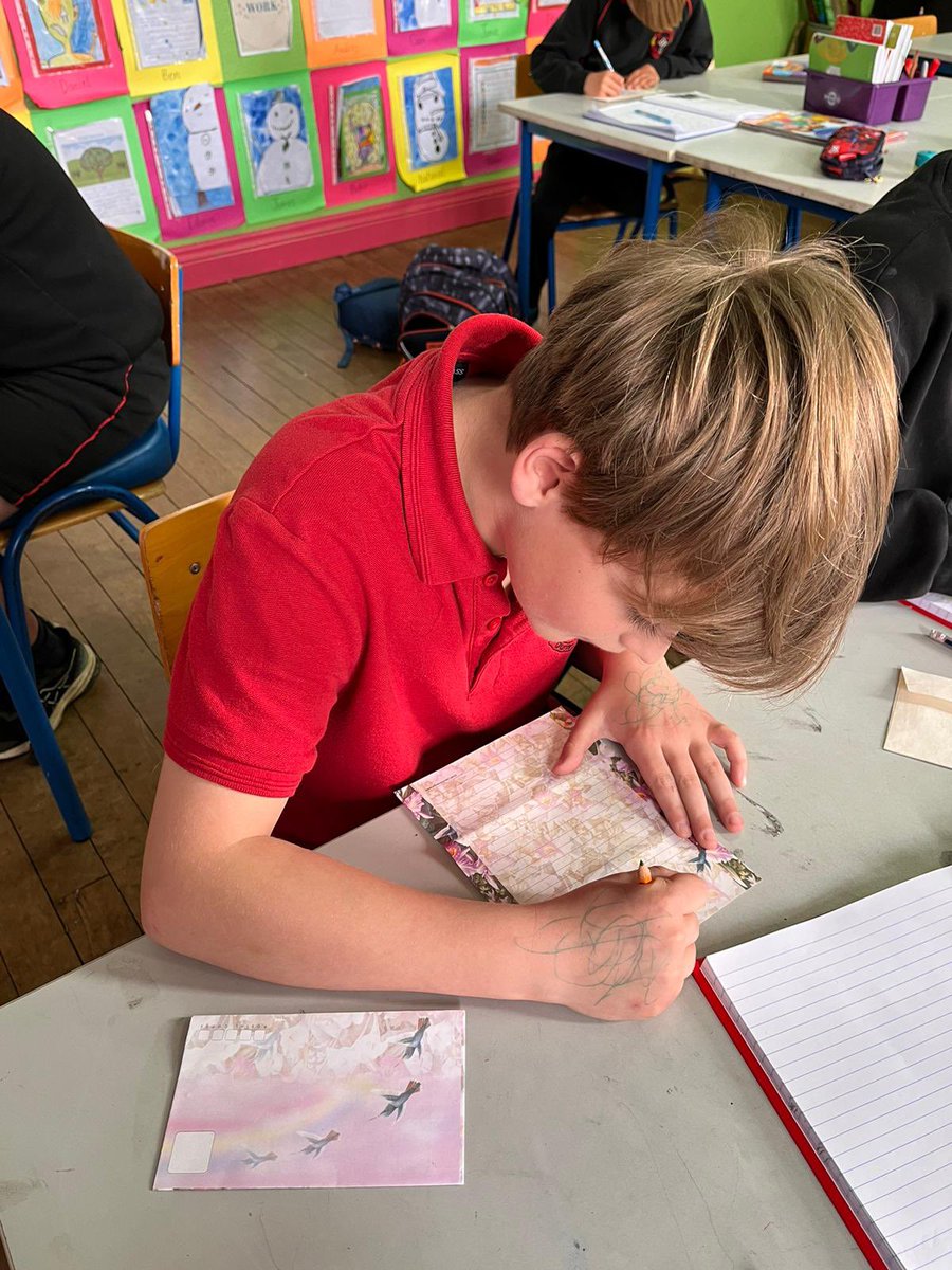 ScoilAilbhe's tweet photo. 4th Class have been busy writing #letters. These letters were special - they were to their future selves! #socialwriting @thurles_ie https://t.co/tmy0WSgAGI