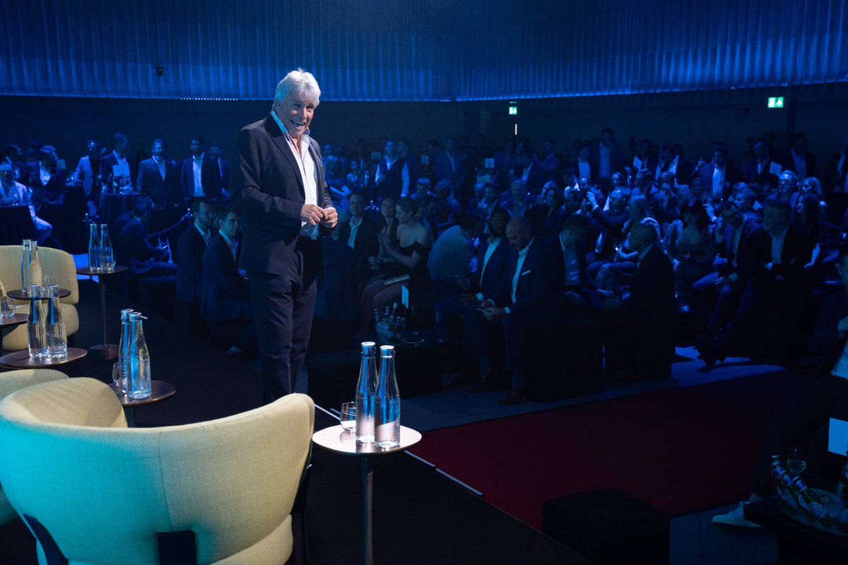 Dizplai are winners! #STA24🏆

We came away with an award for Matchday Operations and Experience last week at the Sports Technology Awards 2024🥂

Well done to the Dizplai team for their hard work👏

#YourAudienceWantsMore <a href="/SportTechGroup/">The STA Group</a>