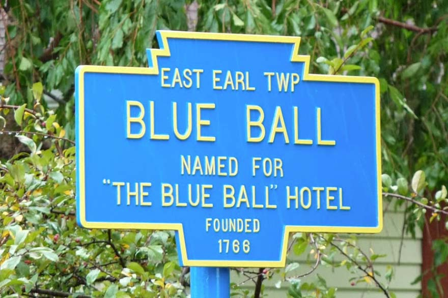 MAJ_Madden's tweet photo. Well, it seems that #Pennsylvania has 2 Blue Ball signs, but actually only 1 #BlueBall town
In 1766, Irishman John Wallace built an inn at the crossroads of two Native American trails, (now Rt 23 amd Rt 322). instead of a sign, he hung a Blue Ball out front.
#MiM #TownNames https://t.co/wOxk7J0Jkh