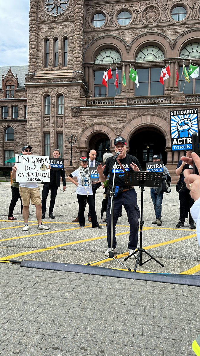 HAPPENING NOW: WE RISE UP RALLY IN SOLIDARITY WITH @ACTRAToronto PERFORMERS✊🏽 📍Queen’s Park