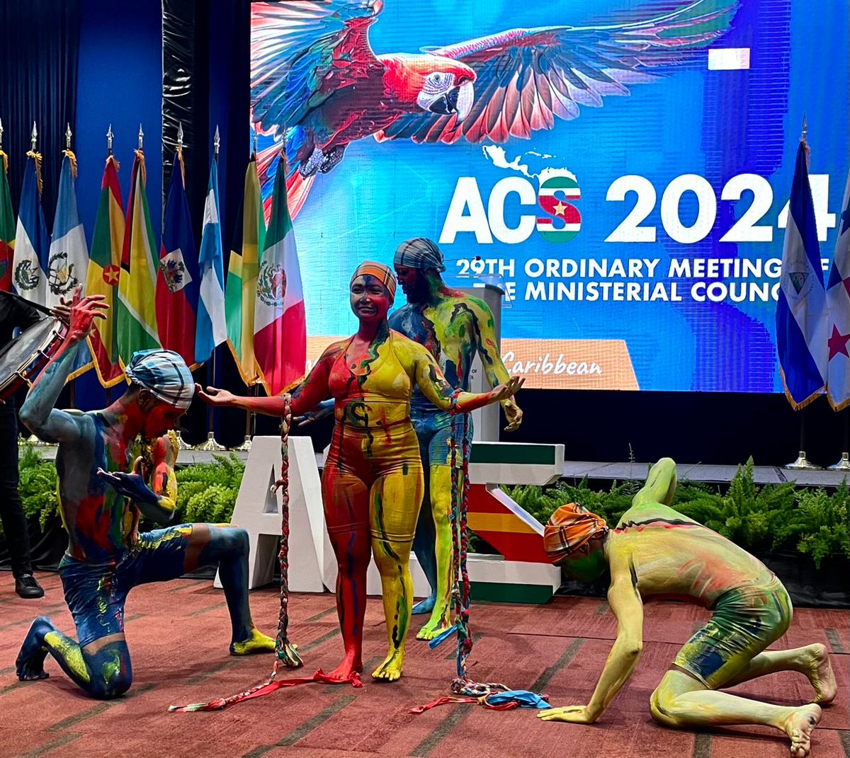 During the 29th session of the Council of Ministers of the @ACS_AEC , the Gov. of Suriname showed the strength of Surinamese culture and traditions; occasion in which Mexico reaffirmed its commitment to the objectives of the ACS continue working for the Greater Caribbean.