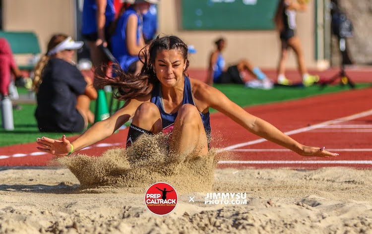 chinohillstrack's tweet photo. @Makenabaileyy on her way to qualify for Masters in the High and Triple. Thanks for the Coverage @mrpotatojimmy 
https://t.co/HJp5HXqf9l https://t.co/fNLAzWSDlw