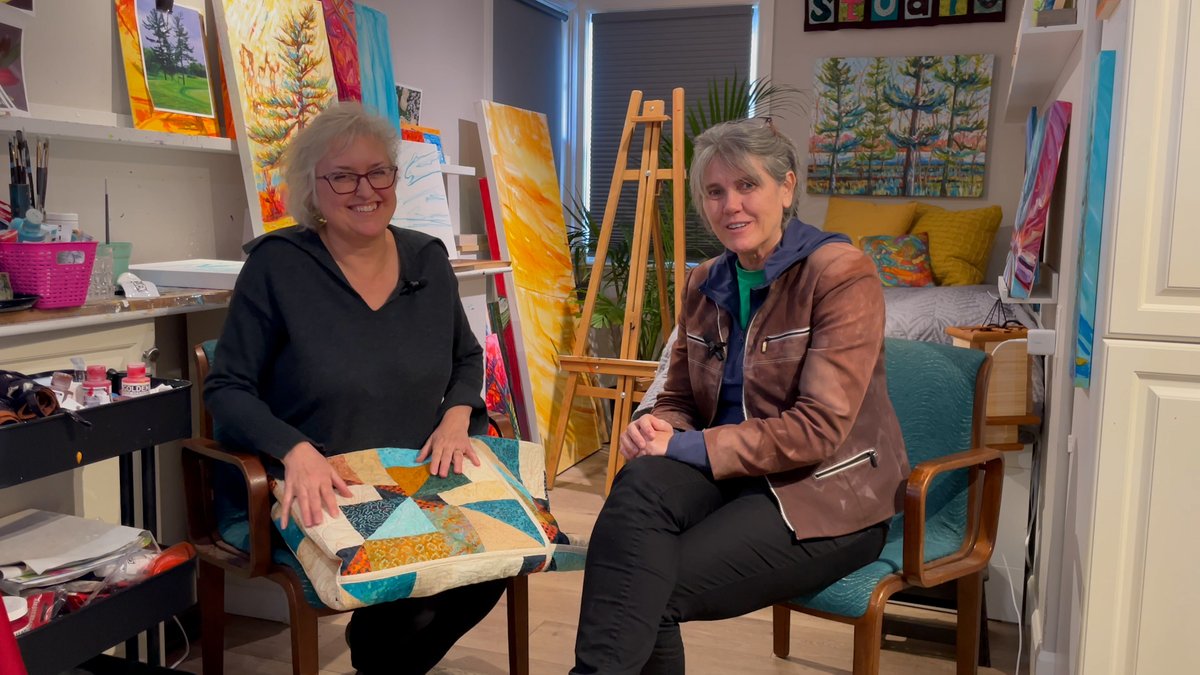 On this week's episode of #ThePaintBox, host Jane Roy visits the home studio of local artist Tricia Edgar, who loves to play with colour and expressive line. Tune in to @RtvLondon channel 13 at 5:30pm or watch it on rogerstv.com/thepaintbox #ldnont #rogerstv