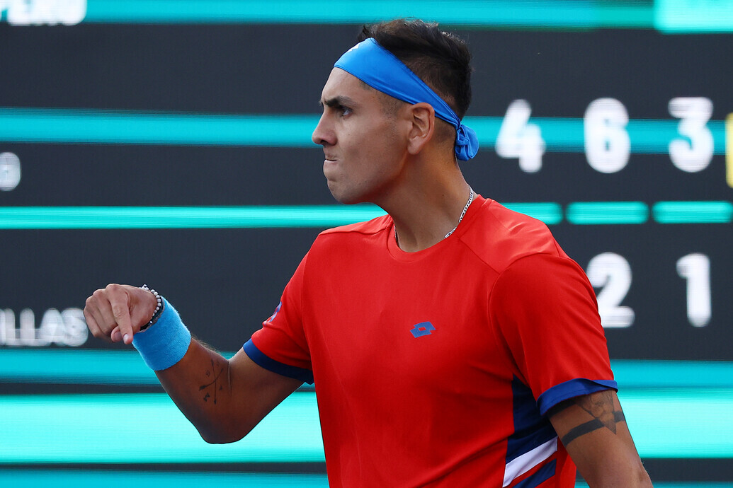 ¡Qué triunfo, 'Jano'! 🇨🇱🔝

El chileno Alejandro Tabilo hizo historia al vencer a Novak Djokovic en el Masters 1000 de Roma. 🇮🇹

Es el segundo jugador de su país en derrotar a un N° 1. Anteriormente, Fernando González superó a Roger Federer (2007).

#CopaDavis I @Ftch_oficial