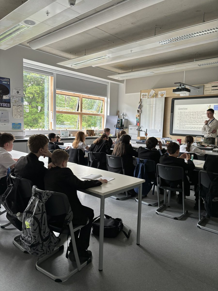 Had a great time visiting Mr Jacob in @EastwoodPhysics today. Loved seeing the use of outside space to help S1 visualise what they were learning. <a href="/EastwoodHighERC/">Eastwood High School</a>