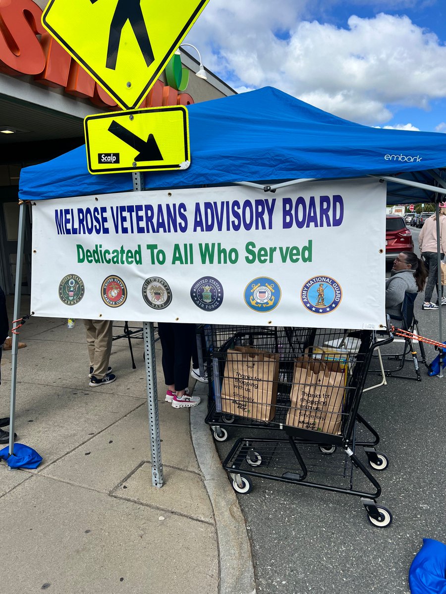 Saturday, I joined #MelroseMA Veterans' Services Advisory Board at food drive to present @shaws employee Sharon Piccirilli with House citation to recognize her integral role in the many food drives at Shaw's that benefit veterans & their families. Thank you, Sharon! #32Middlesex