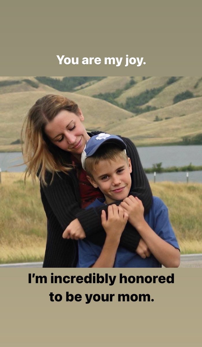 เนื่องในวันแม่แห่งชาติ คุณแม่แพตตี้โพสต์รูปลง IG story ถึงจัสตินครับว่า “ลูกคือความสุขของแม่ ปริ่มใจจริงๆที่ได้เป็นแม่ของลูก“