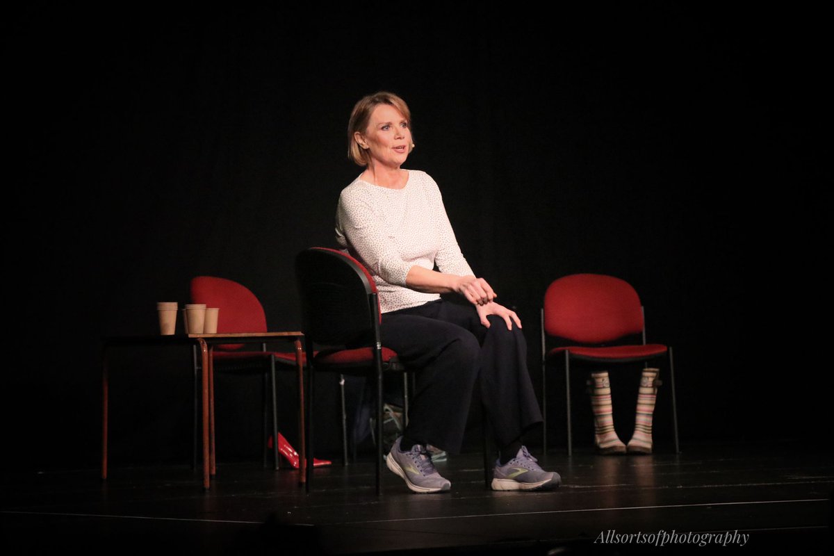 'it would be a crying shame to miss McKeever playing a blinder... catch it while you can' – The Reviews Hub Only 5 more performances remain! Don’t miss the ‘tour de force’ performance by Nuala McKeever @mckeevercomedy in ‘Truth, Love or Promise’. bewleyscafetheatre.com/truth-love-or-…