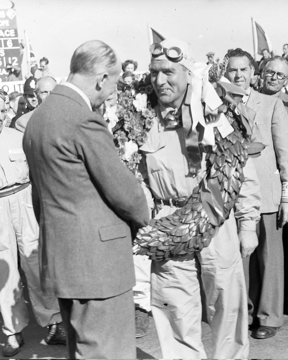 Hace 74 años, un 13 de mayo de 1950, en Silverstone, Giuseppe Farina se convirtió en el primer campeón mundial de #F1, comenzando con un legado que arde más fuerte que nunca. 
Ya es #RaceWeek #ImolaGP🇮🇹 
📸: @fia
#FIA120