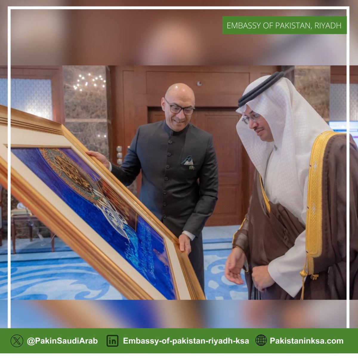 H.E @AmbFarooq met with H.R.H. Prince Saud bin Talal bin Badr Al-Saud, Governor of the historical Al-Ahsa. Welfare of Pakistanis & other matters of mutual interest discussed.