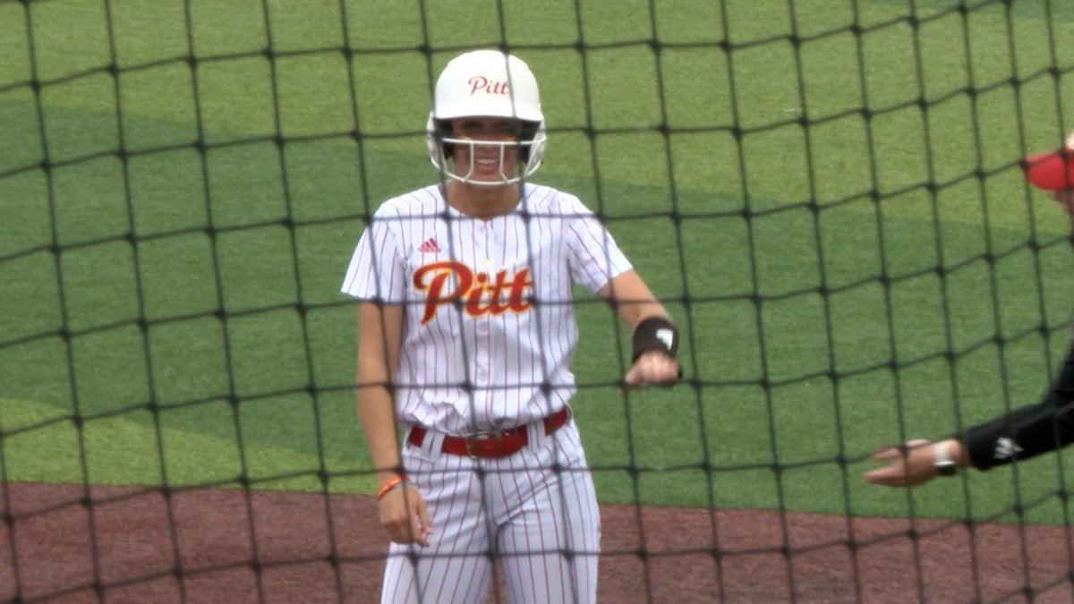 🚨 Player of the Year 🚨 Pitt State's Heather Arnett has been named the D2CCA Central Region Player of the Year! 🥎🦍 @Heather_Arnett9 finished with a .454 batting average, 31 RBI's and 2 HR's! She set PSU School Records for Hits (103), Runs Scored (73) and Stolen Bases (51)!