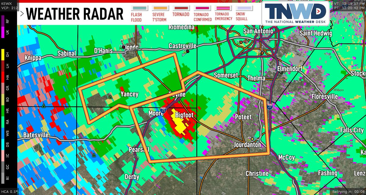 Half dollar sized #hail reported in #Moore #Texas. Probably larger than that now in #Bigfoot. When safe, send pics and videos to WOAI or KABB Chime In! #TXwx #SanAntonioWX #SATX #SATXWX