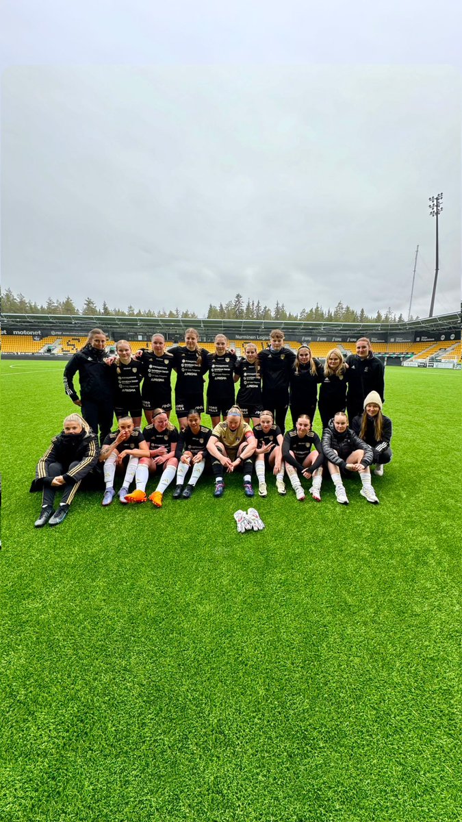 Eilen piti viedä kolmen pelin viikko maaliin. Vaikea päivä, mutta nämä ja 7-0 taululla teki siitä vähän helpomman. 🙏🏼🥹💛🖤
