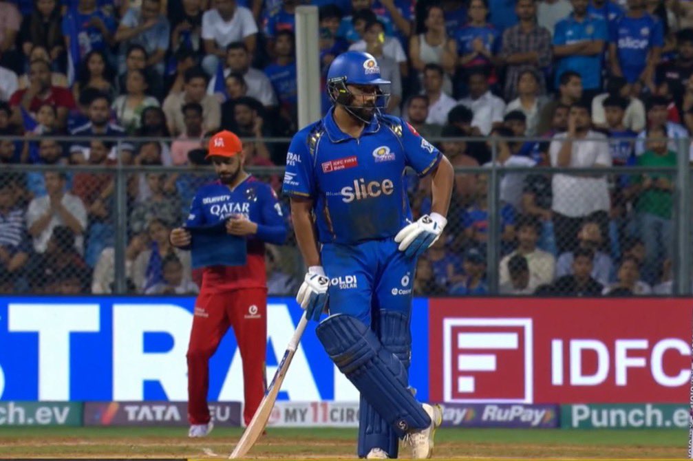 Rohit Sharma pictures in Mumbai indians Jersey {A thread 🧵}