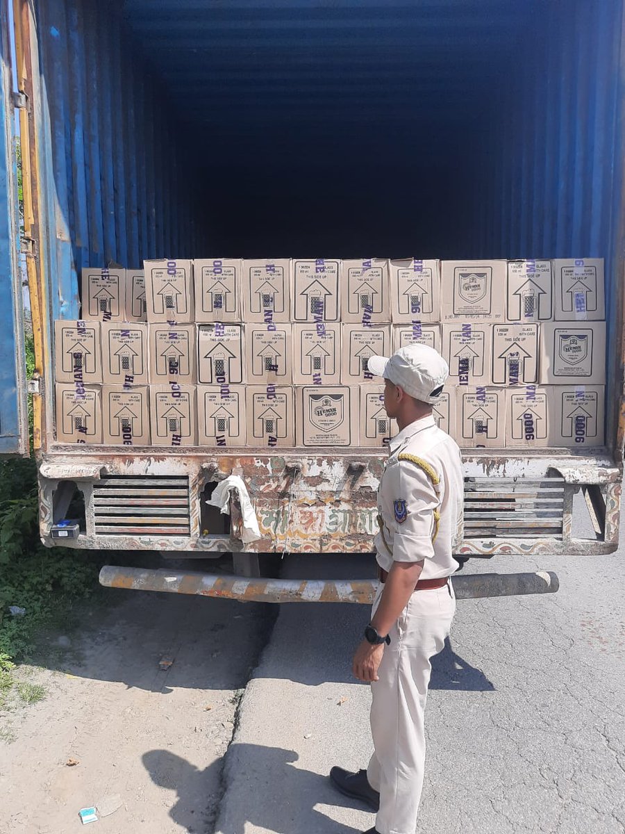 Yesterday, Team Dibrugarh from <a href="/AssamExcise/">Excise Assam</a> seized 1800 cases of beer along with 2 vehicles valued at approximately ₹2 crore, as part of their #IllegalLiquorFreeAssam initiative.

Kudos to the team for the continuous efforts!
