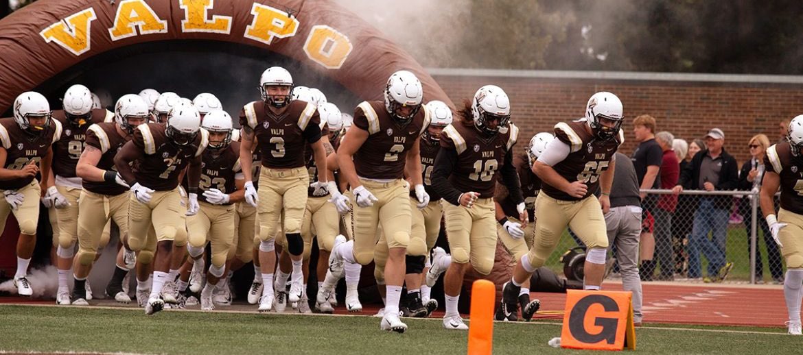Thank you to <a href="/Coach_RJG/">RJ Ghilarducci</a> from <a href="/valpoufootball/">Valpo Football</a> for stopping by Broadway today! #TraditionNeverGraduates