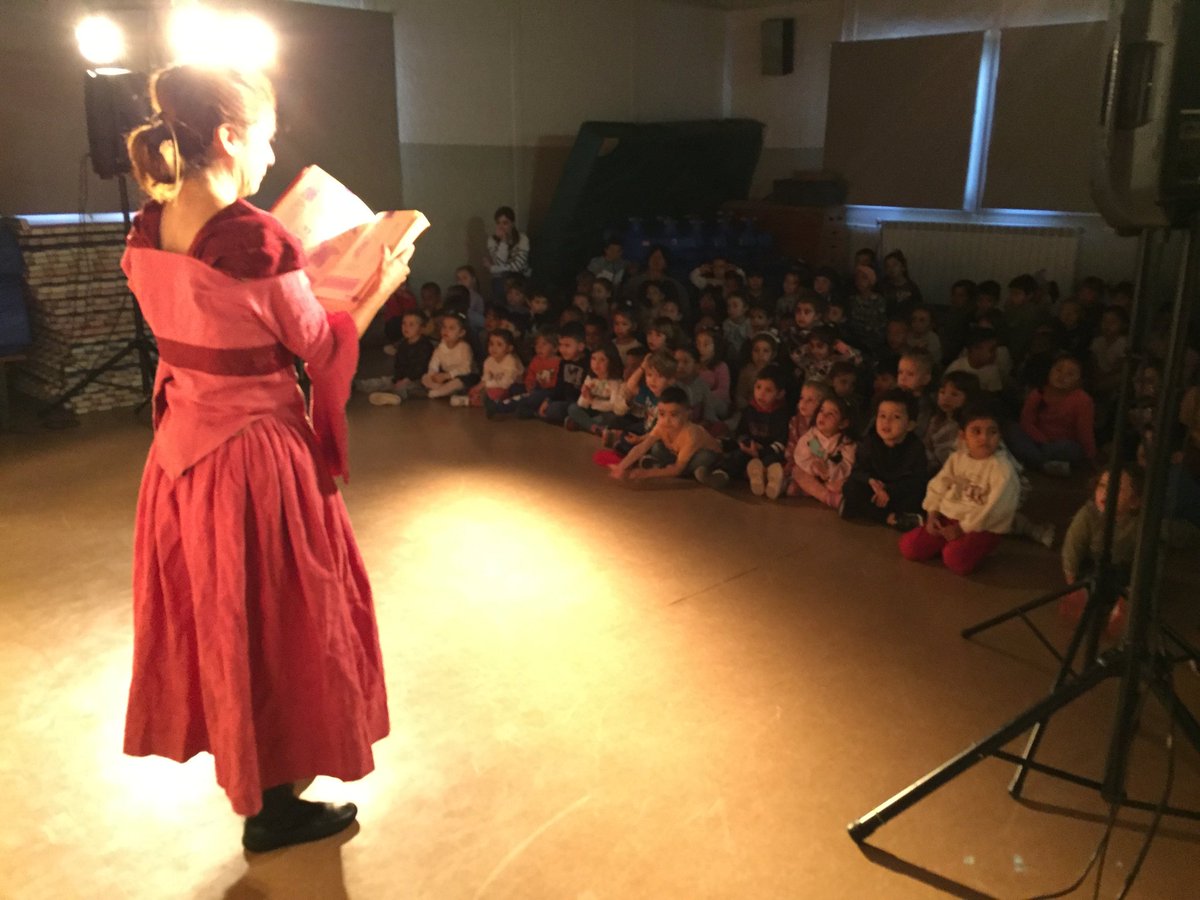 PauCasals_Rubi's tweet photo. Infants d'infantil i cicle inicial
gaudeixen amb @TanakaTeatre.
Millorem l'oralitat gràcies al programa #pmoe #proa+ subvencionat per:
▪︎@gencat
▪︎@educaciongob
▪︎#nextgenerationCat
▪︎#NextGenerationEU
#rubicity @aliancesmagnet @educaciovoc https://t.co/DnPtzhLF8T