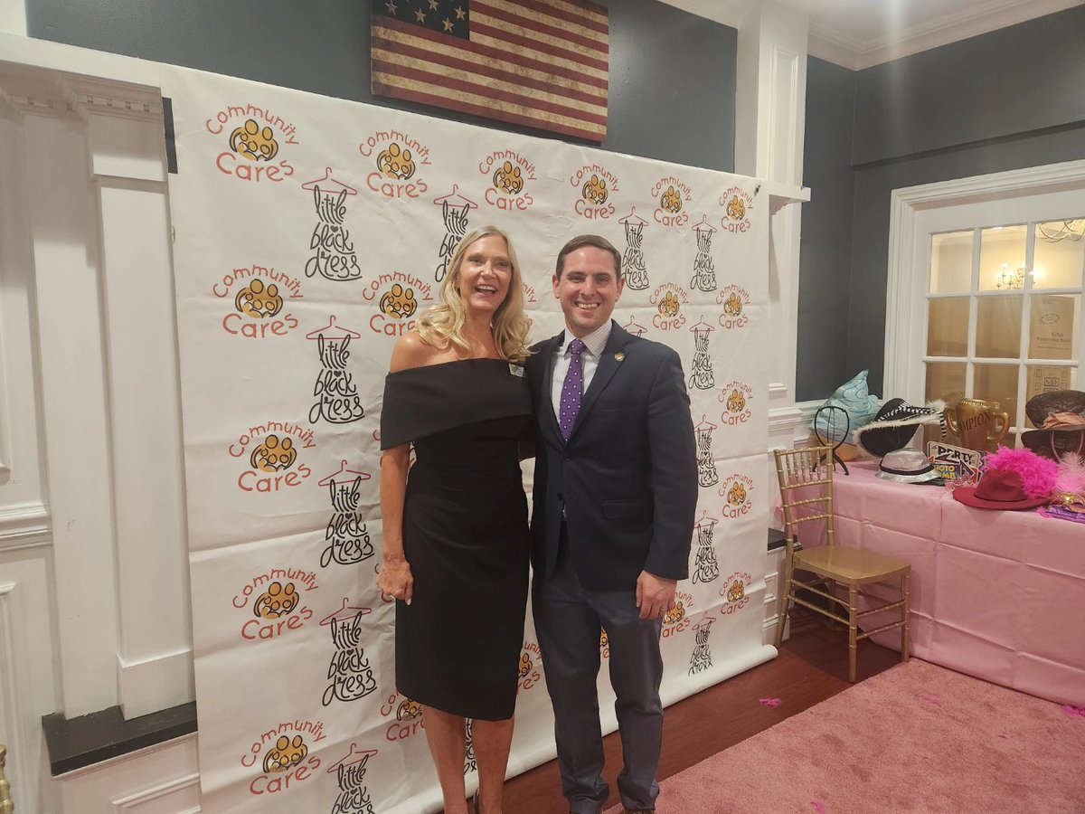 Had blast last week supporting Community Cares at their Annual Little Black Dress event. Amy Saygeh and this group of warriors do so much to help our neighbors who are battling cancer.