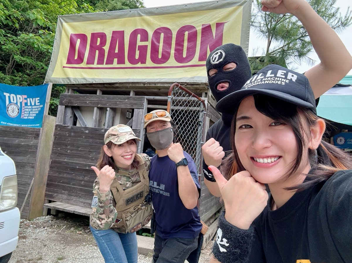 1226misano's tweet image. 先程、無事に帰宅しました☺️✨
毎回運転して下さるボスに感謝です🥹

そして改めまして #DRAGOON サマ3周年おめでとうございます㊗️🎉

写真はオーナー様ご夫妻と📸🫶

イベントに参加された皆様、出店者の皆様ありがとうございました‼️
また一緒に遊んでくださいな🧡🧡🧡

では、おやすみなさーい😴💕