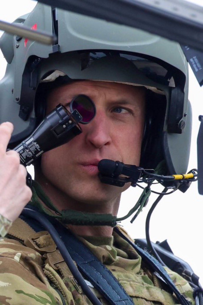 AgbaosiGloria's tweet photo. #coughs

#fansSelf

Gosh!
🔥🔥🔥🔥🔥

Colonel-in-Chief the Army Air Corps @ArmyAirCorps

@TomCruise pick up the challenge

#ThePrincessOfWales 
#PrinceWilliam 
#PrinceWillYum 
#weLoveTheWales 
@KensingtonRoyal https://t.co/jmfDzyaWj7
