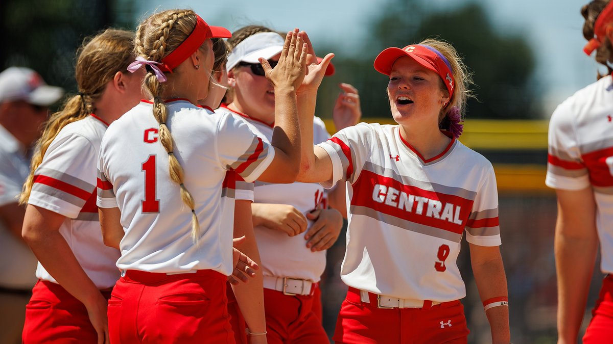 CentralDutch's tweet image. The NCAA D3 softball tournament is coming back to Pella! @CentralSB1 with a record 32nd tournament bid, plays host to a four-team regional, meeting Wis.-Superior Thursday after Wis.-Whitewater and Bethel clash. #GoDutch