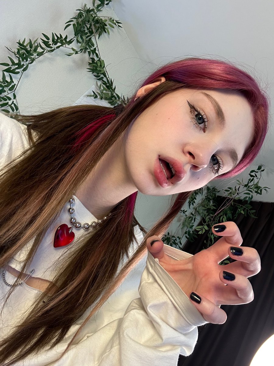 threehannah's tweet photo. Meow 
#FYP #egirl #BASED https://t.co/A2bwReIkTj