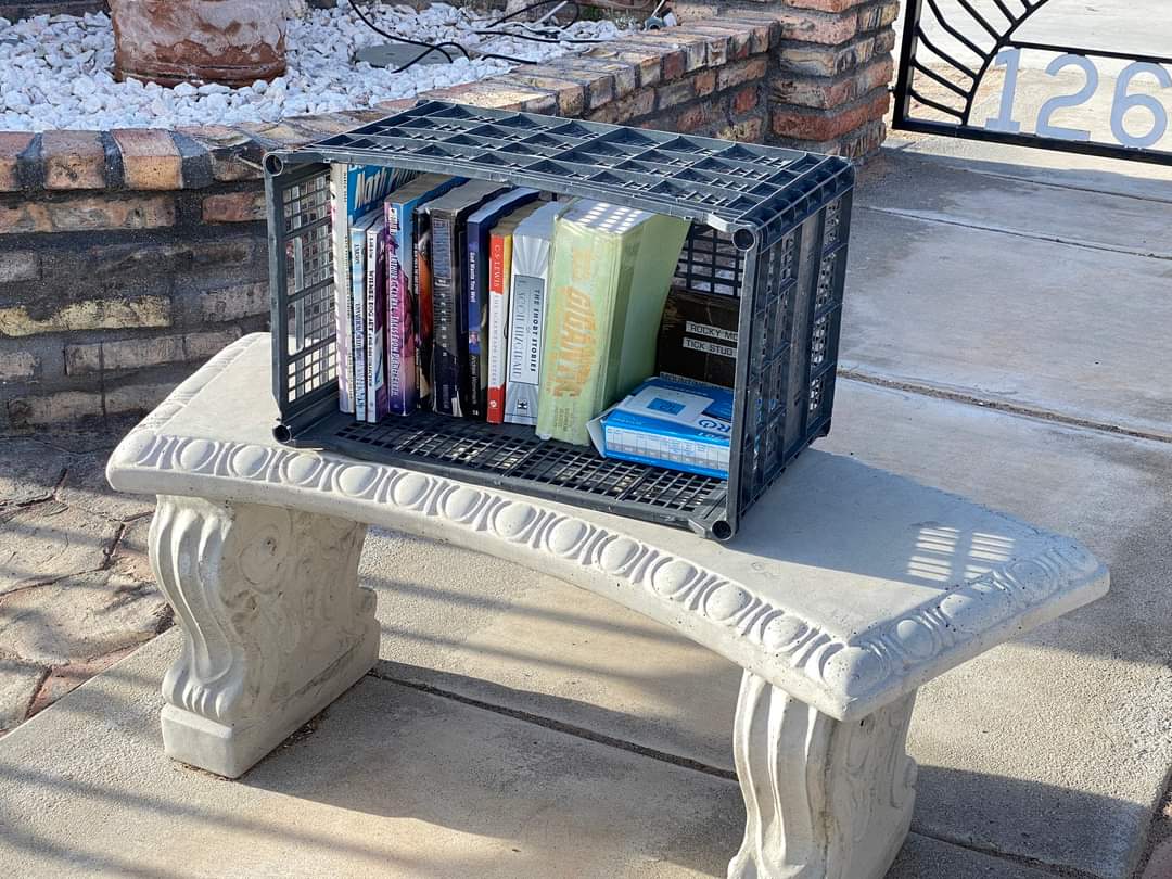 Where there's a will (& love of sharing #books) there's a way for a #littlefreelibrary
#librarues #booklovers #readers #Reading #readingcommunity #readerscommunity #readersoftwitter #read 📚📚📚📚📚📚