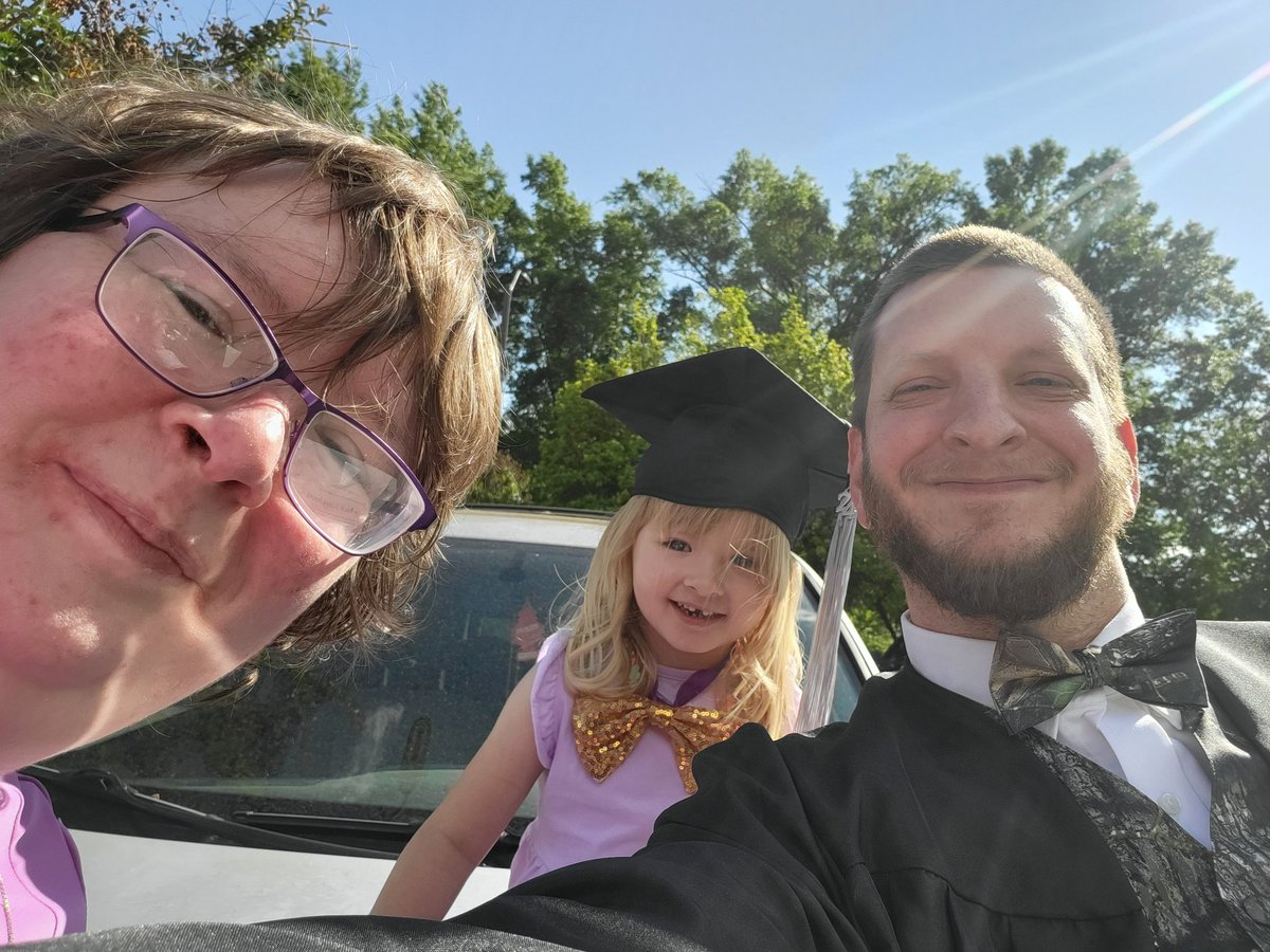 TimPrime1's tweet photo. Also, I would like to announce the REAL graduate from Friday, lol. #FutureStudent https://t.co/y3zfoegQ4e