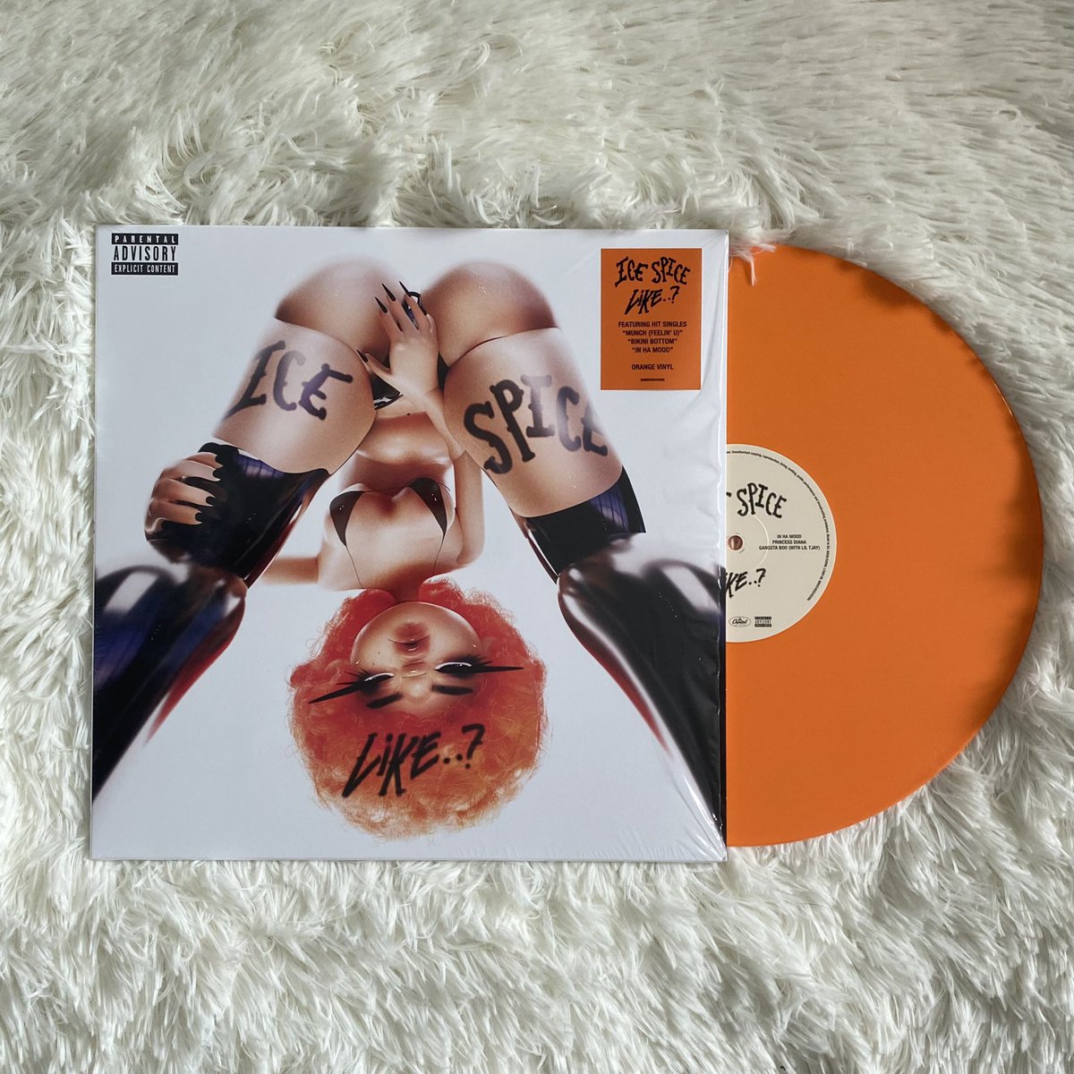 RicciSpice's tweet photo. In order to prevent you from not being abut how beautiful @icespicee_ ’s vinyl record is.🧡🧡🧡🧡🧡
#IceSpice ❤️ https://t.co/MiMI2770Qq