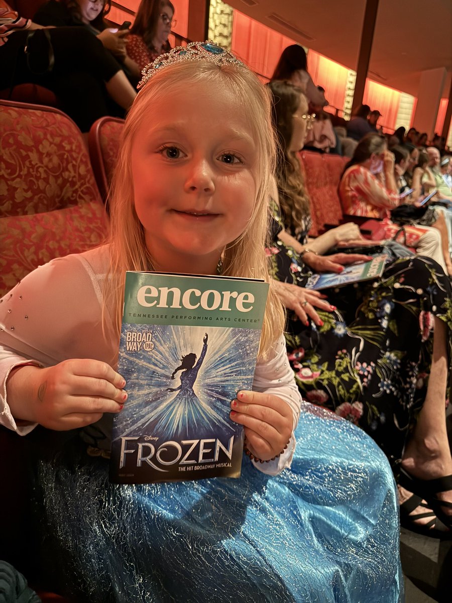 APSUSON's tweet image. Bre had the BEST TIME seeing Frozen @ TPAC yesterday!!
.
#Else #lovesher
💙💕💙💕