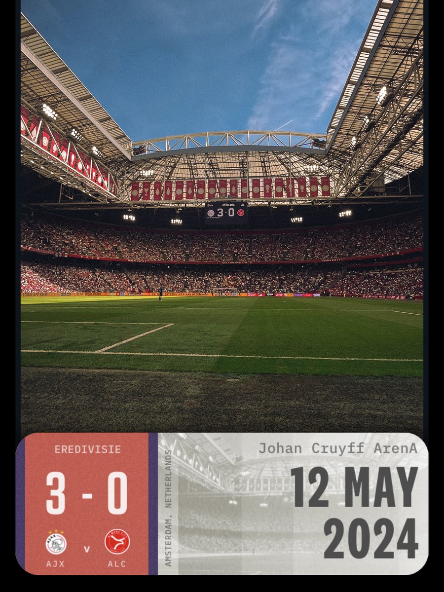 Two stunning photos posted by fans on @ACMomento this weekend, as seen on Activity: - Women's FA Cup Final at Wembley 🏴󠁧󠁢󠁥󠁮󠁧󠁿 - Ajax vs. Almere in Amsterdam 🇳🇱