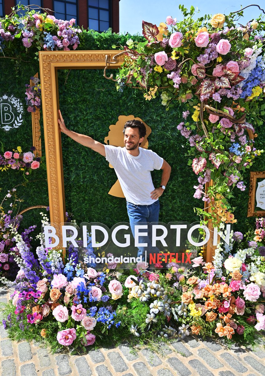 netflix's tweet photo. Who do I need to speak with in order to have a framed Jonathan Bailey hung in my home? https://t.co/tNjq9BPsx0