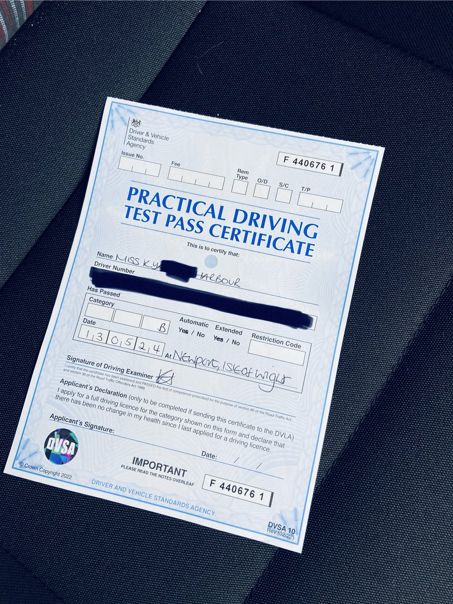 IOW_DA's tweet photo. A MASSIVE CONGRATS 🎉🎉 to Kya on passing 1st time today with the added pressure of an emergency loaned car, 2 examiners and me all in the car on your test. 
I’m so proud of your achievement. 
Best wishes for the future, Paul https://t.co/RKrLvfsyBg