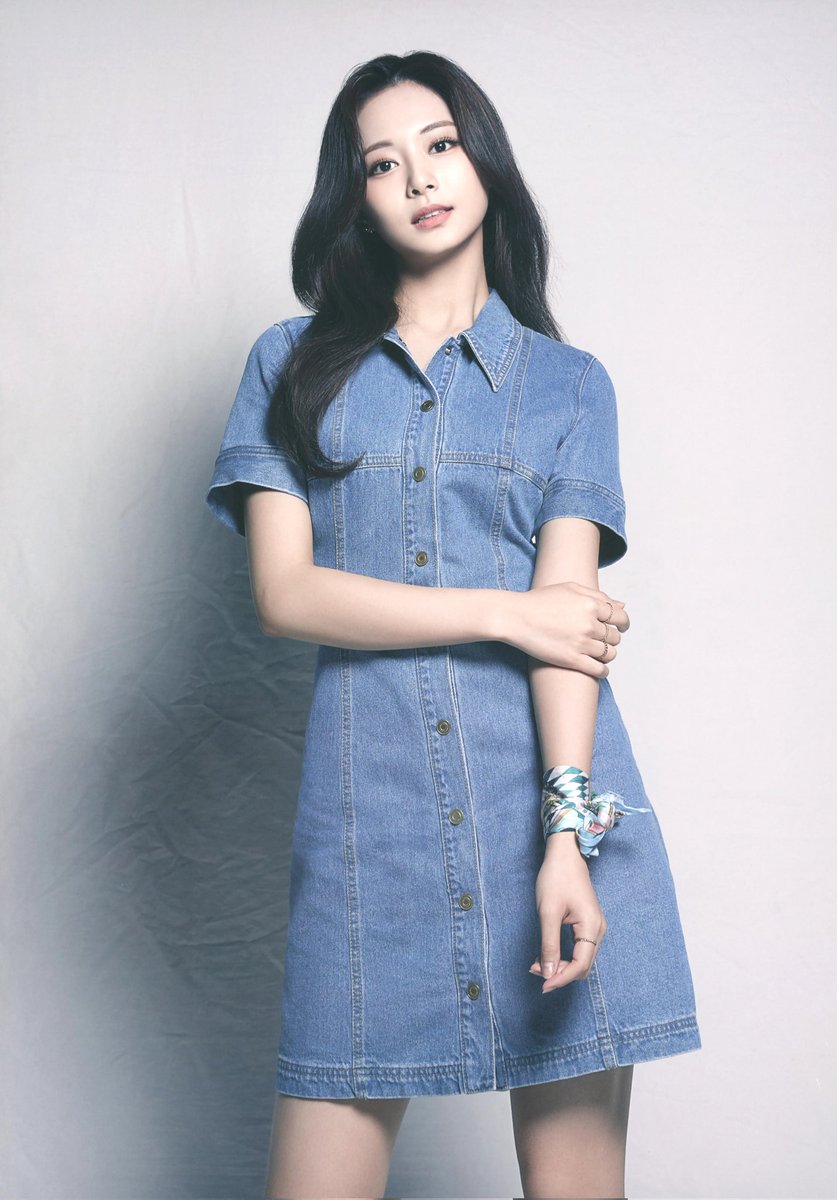 tzuyu in denim is just perfect to see.