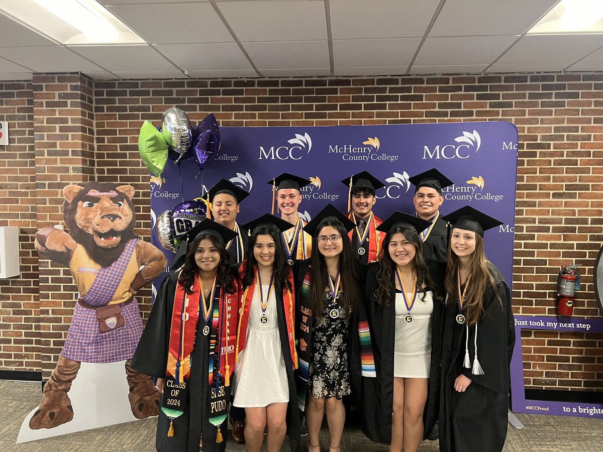 HarvardD50's tweet photo. Congratulations to our DUO Seniors for earning their Associate's Degrees before high school graduation! We're immensely proud of their dedication and were honored to have them represent CUSD 50 during
@mcc_edu's Graduation last Saturday.  
#HornetStrong 🐝 #HarvardPOG 🎓 https://t.co/dKZVIn6onF