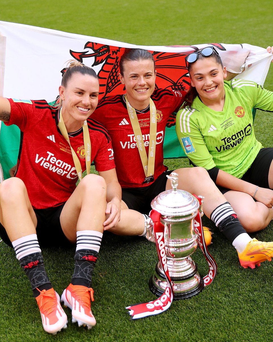 ManUtdWomen's tweet photo. A piece of home at Wembley ❤️🌍

#MUWomen || #WomensFACup https://t.co/0aFzooN8Zj