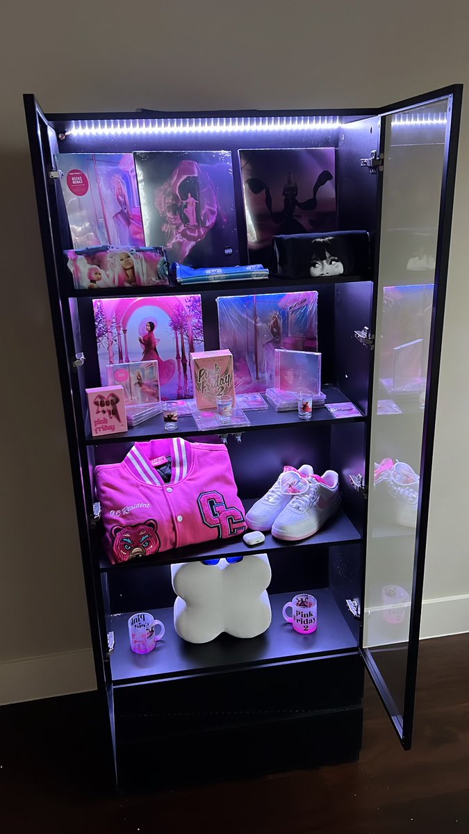 I’m so grateful that I was able to see Nicki 2X while on tour. Now I have this amazing display case of things that remind me of #GagCity. Thank you so much Nicki. May God continue to bless and protect you. ❤️ @NICKIMINAJ