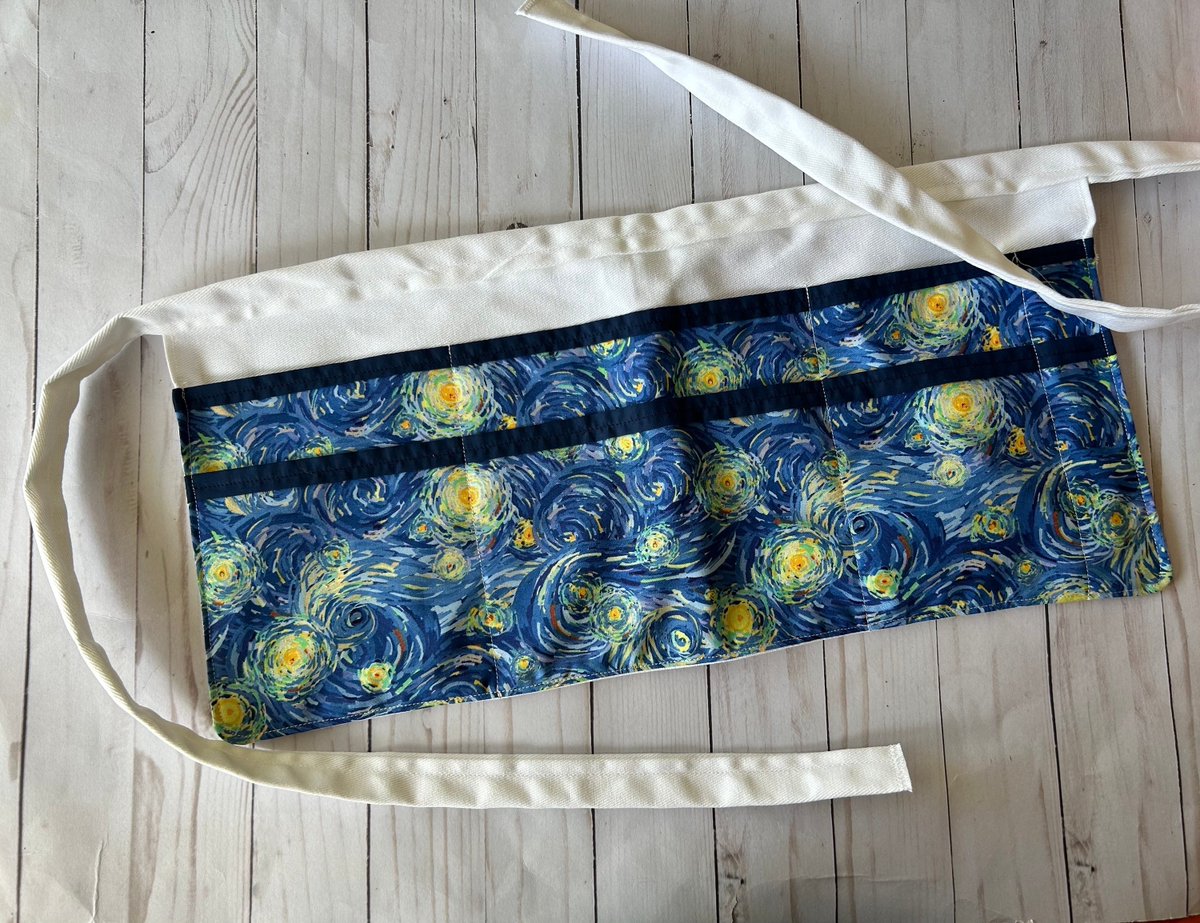 Starry Night Painting Apron for Preschool Teachers and Art Teachers tuppu.net/acf210a5 #craftshout #craftbizparty #TeacherGift