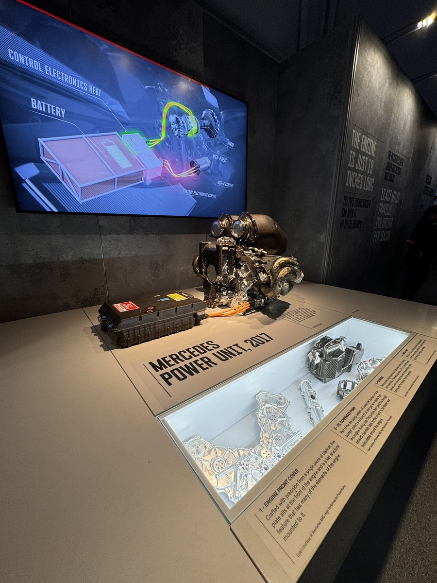 bsrinivas96's tweet photo. I visited the Toronto F1 exhibition and it was so amazing to see the history of the sport and the cars! Personally I would have loved to see the W11 but RB18 is also such a beautiful car!
#f1twt 
#f1 https://t.co/t7W0zjAOiO