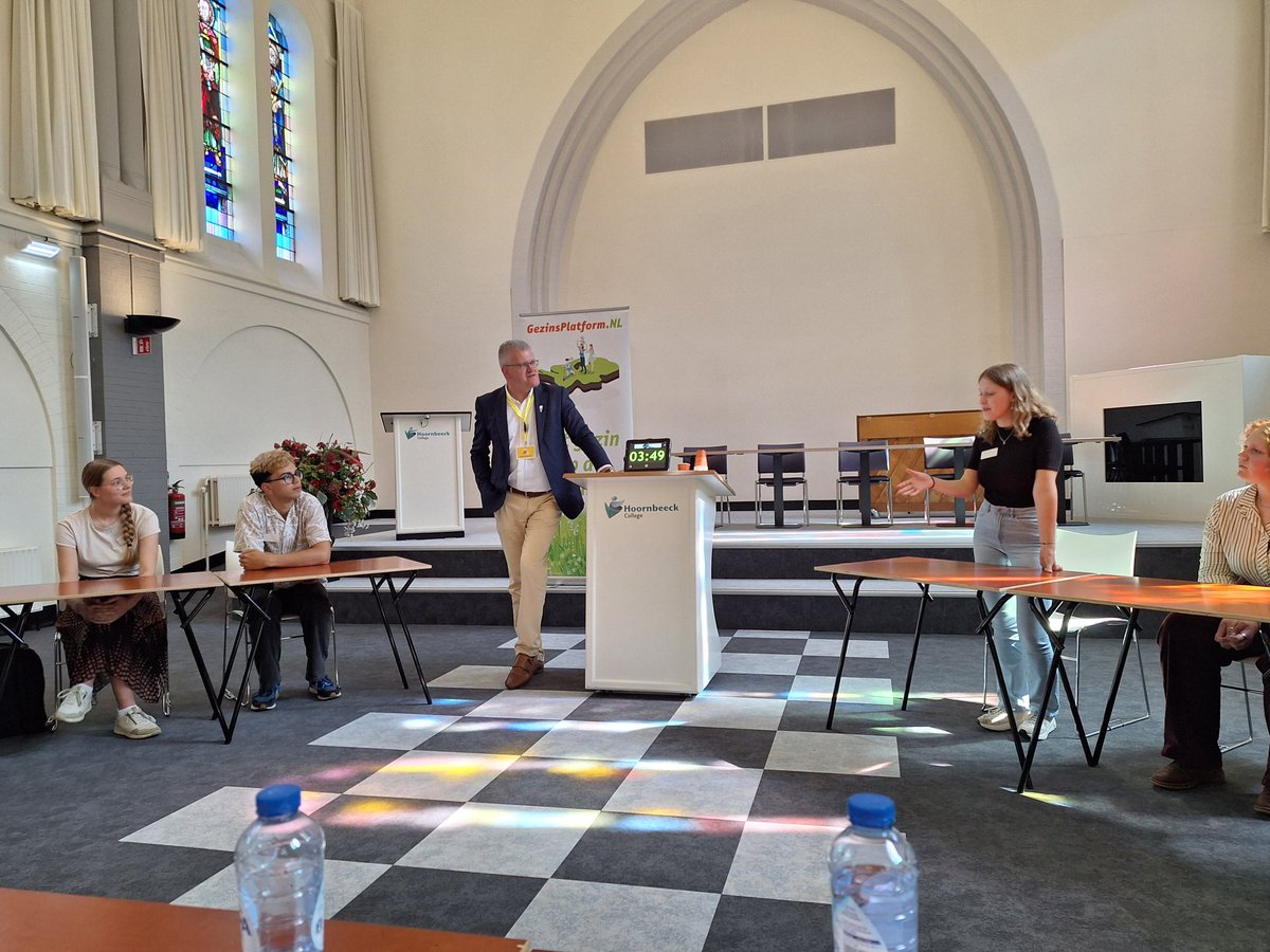 Vandaag een geweldig VO scholierendebat in deze Week van het Gezin! Jongeren van verschillende scholen (Greijdanus, VLC, Ichtus, de Passie en Calvijn) over het belang van stabiele gezinnen. Met jury: <a href="/Pieter_Grinwis/">Pieter Grinwis</a> <a href="/chris_stoffer/">Chris Stoffer</a> <a href="/andriesgknevel/">Andries Knevel</a> <a href="/MarianRtg/">Marian Ruitenberg</a> <a href="/GerdienLassche/">Gerdien Lassche</a>