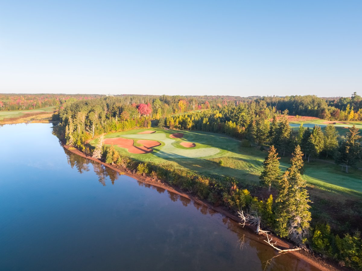 Guess who's back, back again, Glasgow Hills and Dundarave are coming back tell your friends! 
Glasgow Hills Golf Club  ➡️ May 15th
Dundrave ➡️ May 17th
Book your tee time. 👇
bit.ly/3PO2Qrs
📸:  Evan Schiller & Brady McCloskey