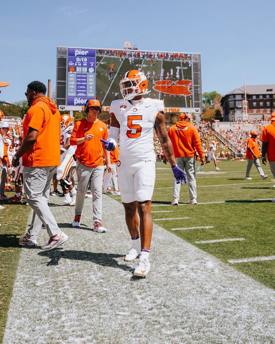 Check out <a href="/110Society/">110 Society</a> and help support our student athletes🧡