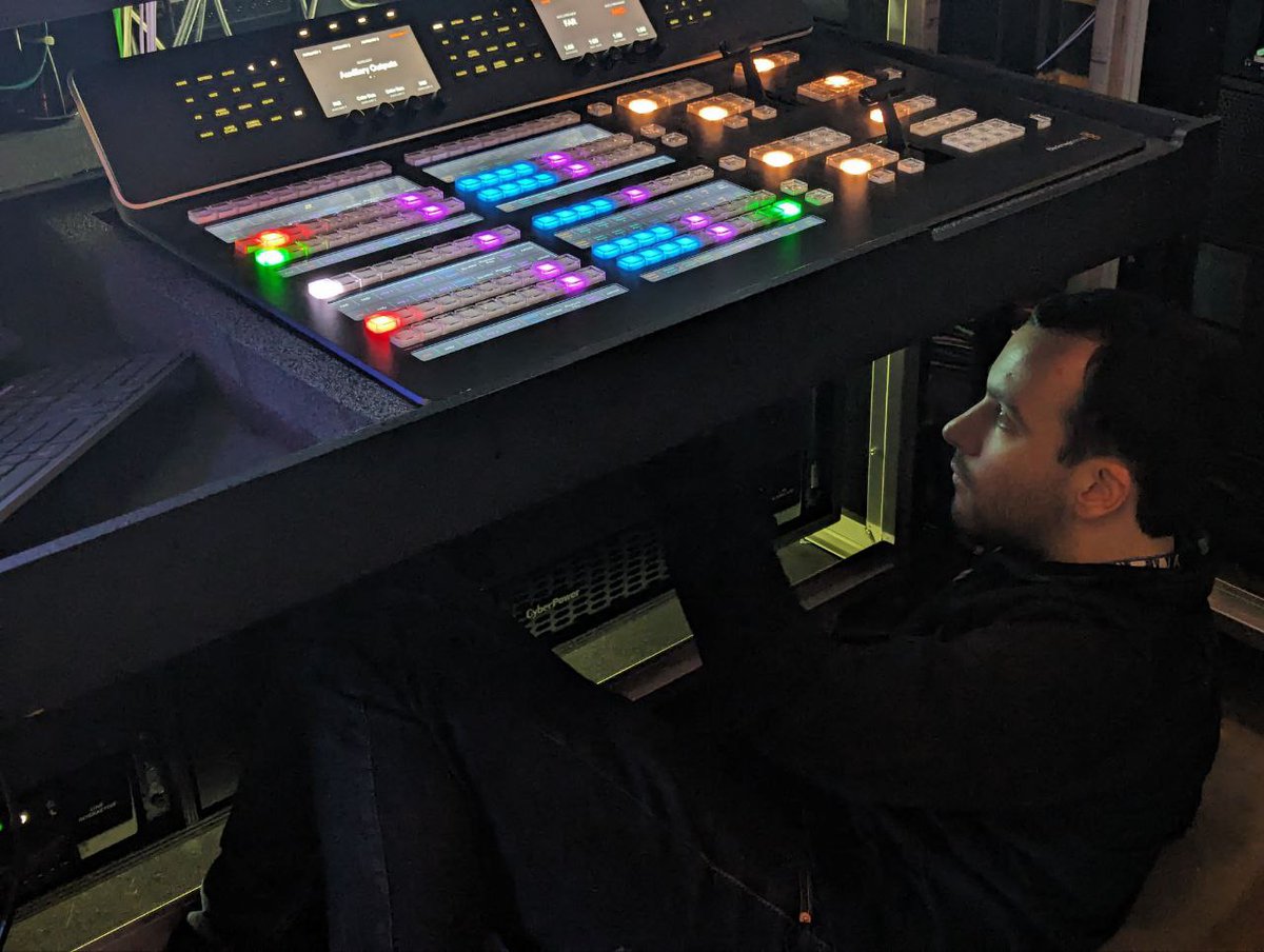 And it's a warp for #FWA2024 I love how one of the few pictures taken of me is me trying to unscrew video lol.

Still had tons of fun over the weekend! 😁