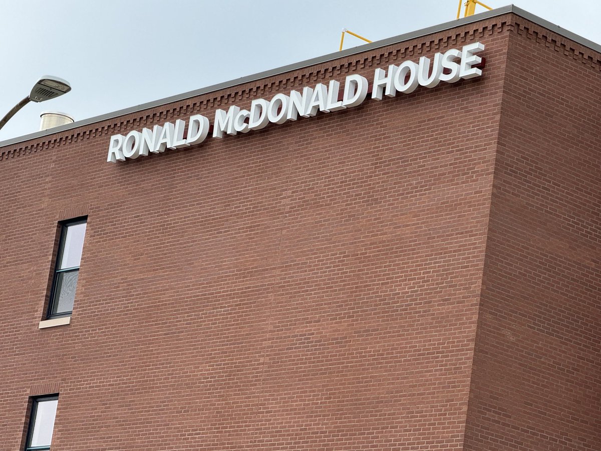 WUMCRC's tweet image. The new signage looks great at the new Ronald McDonald House in #FPSE