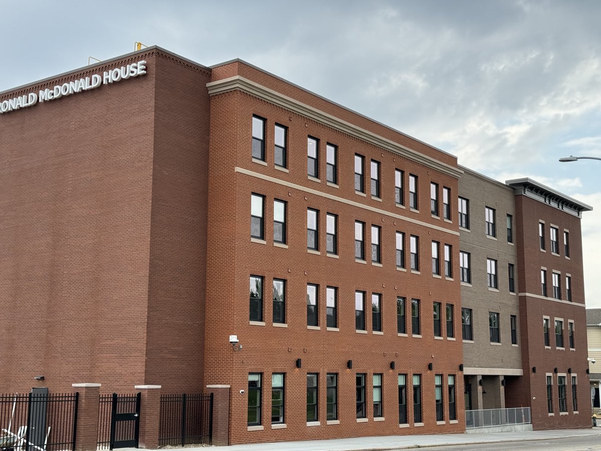 WUMCRC's tweet image. The new signage looks great at the new Ronald McDonald House in #FPSE
