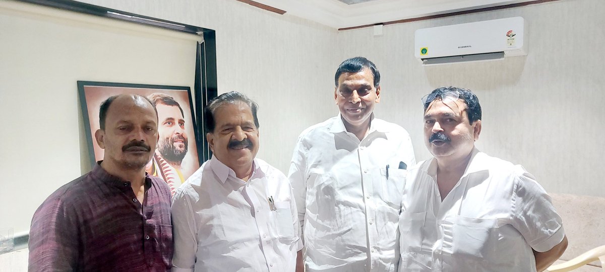 Md838281's tweet photo. कॉंग्रेस जीतेगी मुंबई की दोनों लोकसभा l AICC प्रभारी रमेश @chennithala जी और AICC सचिव @BMSandeepAICC जी के नेतृत्व में @INCMumbai के सभी नेता पूरी ऊर्जा के साथ संभालेंगे चुनाव के प्राचार की जिम्मेदारी l
@naseemkhaninc @dramarjitmanhas @VijayWadettiwar @_ssuresh @Chandore_INC https://t.co/IMI6LUvxXW