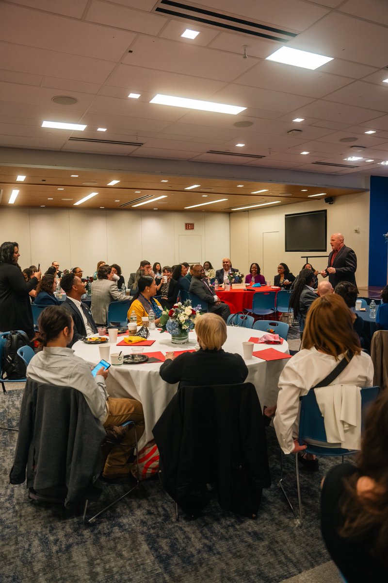We were proud to join the @UFT legislative breakfast last week to build partnership and learn about how to best support the teachers of New York. Teachers are responsible for over a million students. We have an ironclad responsibility to support and uplift them and their union.